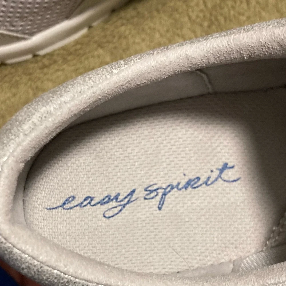 NIB Easy Spirit Gogo Sneaker Size 9M